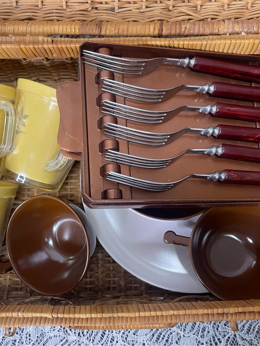 Vintage 1950s Stanhome MCM Picnic Basket Suitcase Set Plates Cups Knives Forks